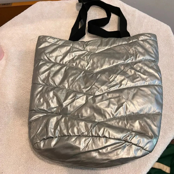Piper & Blue Metallic Silver Quilted Zipper Tote Bag Puffer Modern Workout - Picture 3 of 10
